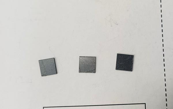 石墨片用什么切割呢？精密激光切割機！(圖1)